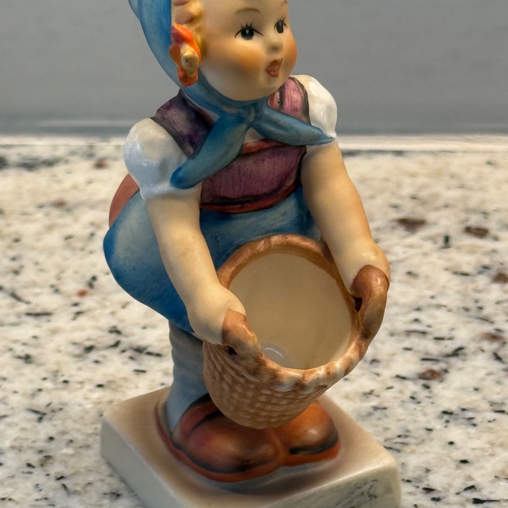 Hummel - Picture 5 of 6